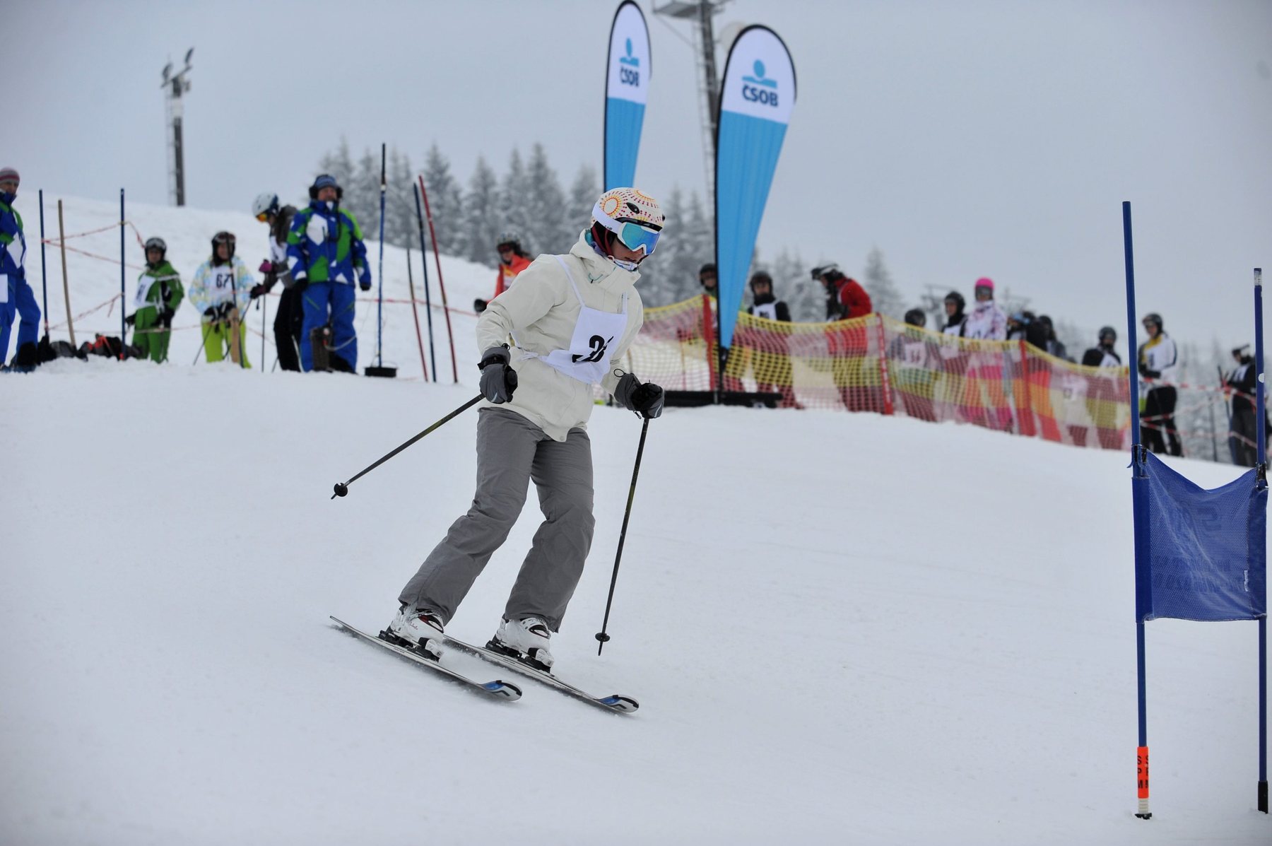 Zimní sportovní firemní hry na svahu